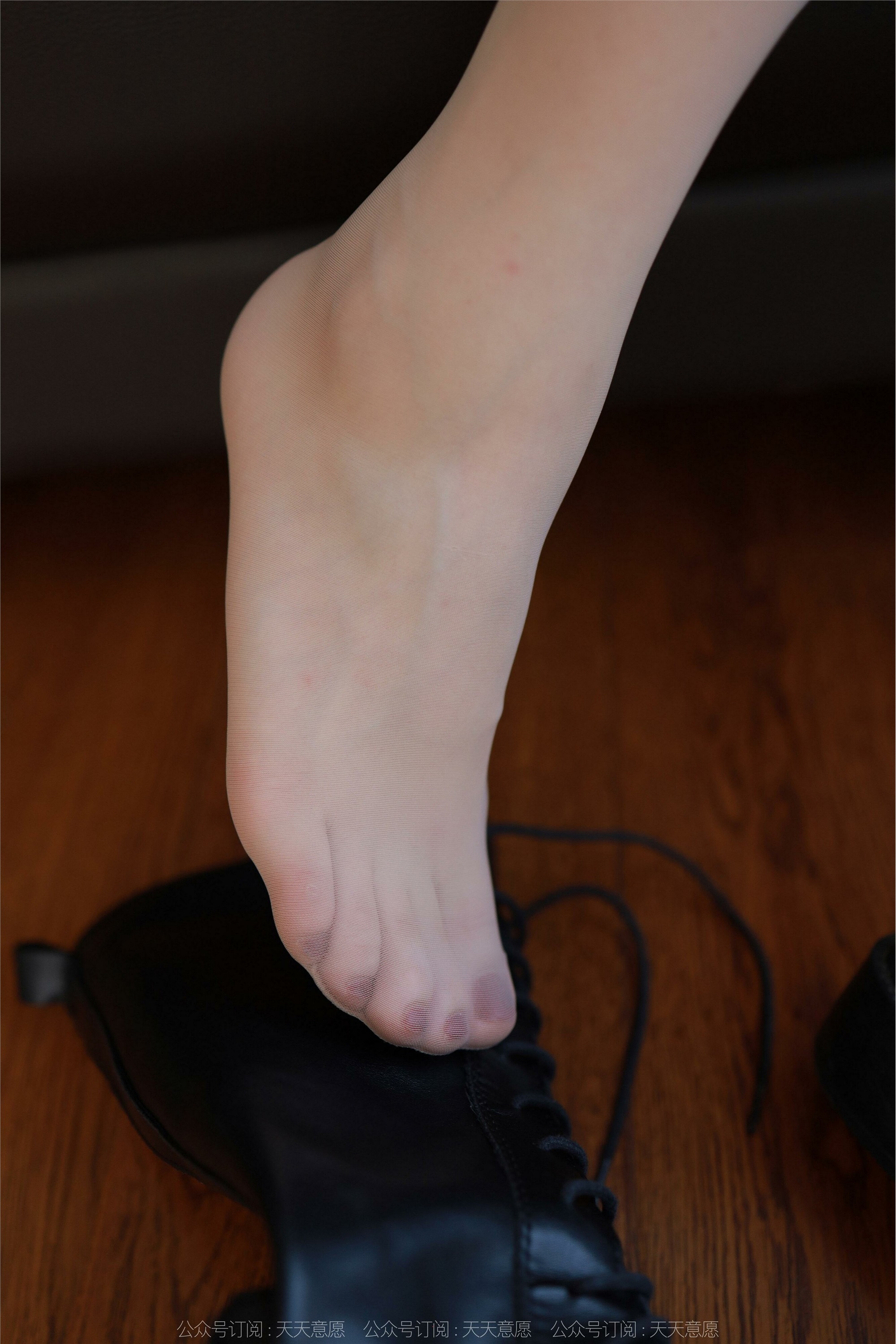 IESS异思趣向  2022.06.26 丝享家 1129：小婕《白色包臀裙》